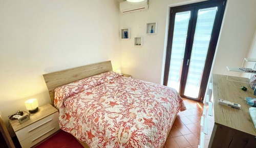 Apartamento, 1 habitación, balcón, vistas al jardín