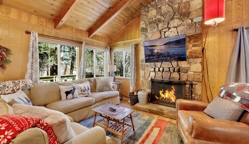 Cabaña, varias camas, patio, vistas al río (2013)