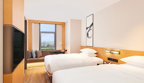 Habitación estándar, 2 camas dobles, vistas a la ciudad