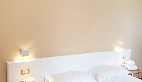 Deluxe Room, Partial Sea View