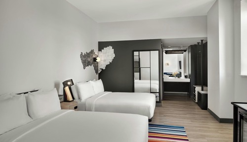 Habitación, 2 camas de matrimonio, no fumadores (Mobility/Hearing Access, Roll-In Shwr)