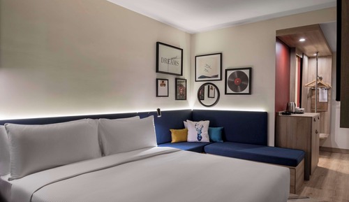 Habitación, 1 cama de matrimonio grande con sofá cama, fumadores, en esquina