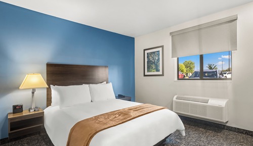 Habitación, 1 cama de matrimonio (Hearing Impaired, Roll-In Shower)