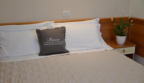 Habitación económica con 1 cama doble o 2 individuales