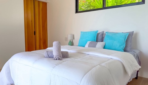 Casa, 3 habitaciones, baño privado, junto a la montaña