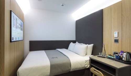 Queen Room, No Windows