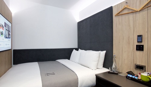 Habitación doble, sin ventanas