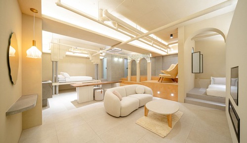 Suite (101 Party Room)