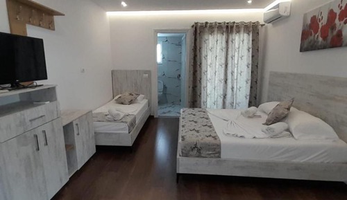 Habitación triple, balcón