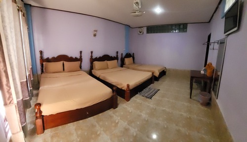 Habitación cuádruple Deluxe, vistas a la ciudad