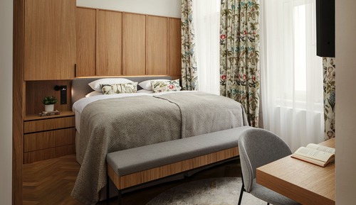 R16 Studio Apartment