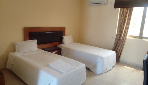 Habitación con 2 camas individuales