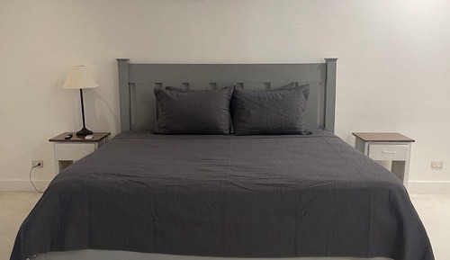 Room, 1 King Bed, Non Smoking, Pool View