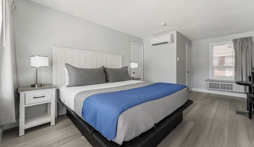 Habitación de diseño, 1 cama de matrimonio grande, no fumadores, en la zona del patio