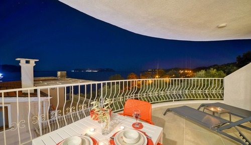 Apartamento superior, mirando al mar