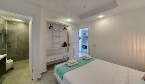 Apartamento básico, junto a la piscina