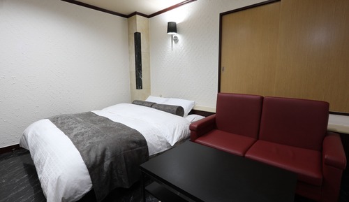 Habitación doble, fumadores (Check-in from 10PM, Check-out by noon)