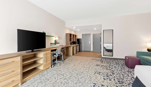 Suite estudio, 2 camas de matrimonio, accesible para personas con discapacidad (Roll-In Shower)