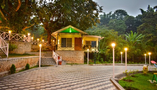 Cottage - Living Room - 2 King Bed - Pool view - Sitout