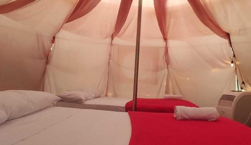 Tienda familiar, vistas al río