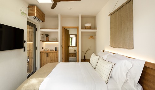 Small Cabana with garden