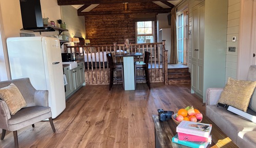 Large Studio Cabin with Kids Room