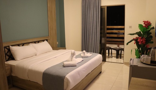 Habitación básica con 1 cama doble o 2 individuales