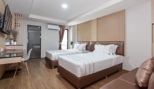 Habitación básica con 2 camas individuales