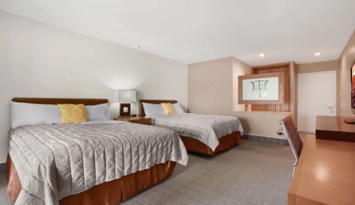 Habitación estándar doble, 2 camas de matrimonio, vistas al campo de golf