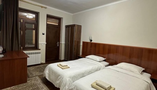 Habitación estándar con 1 cama doble o 2 individuales