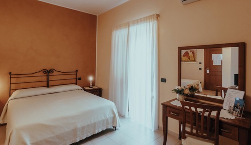 Habitación clásica con 1 cama doble o 2 individuales