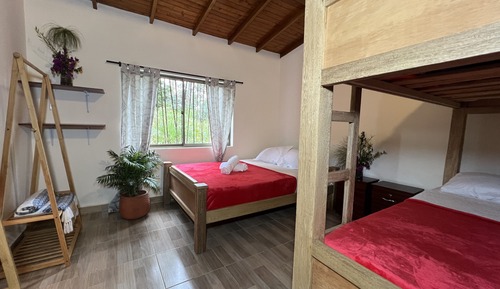 Habitación familiar, varias camas