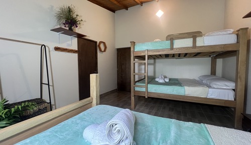 Habitación familiar, varias camas