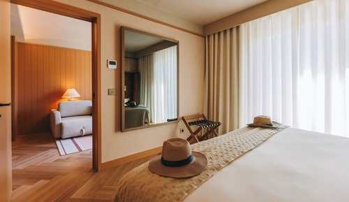 Suite junior, bañera, vistas al río