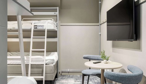 Habitación familiar, varias camas, no fumadores, sin ventanas