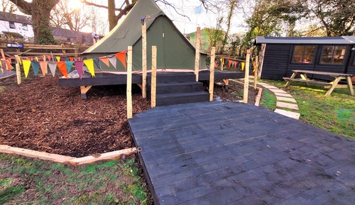 Tienda (Toad Hal Bell Tent NO BEDDING)