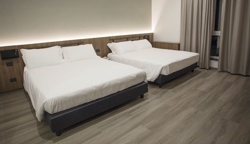 Habitación familiar, 2 camas de matrimonio, planta baja