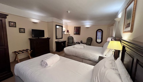 Comfy Quadruple Room