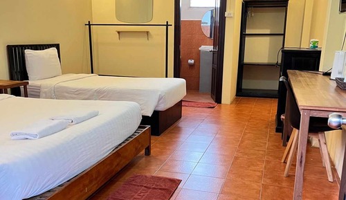 Habitación económica con 2 camas individuales