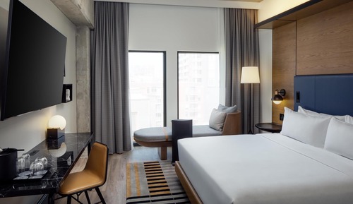 Habitación, 1 cama de matrimonio grande, vistas a la ciudad