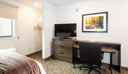 Habitación, 1 cama de matrimonio (Hearing Impaired | Roll In Shower)