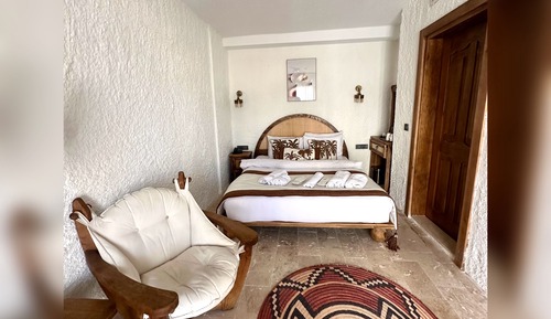 Habitación Confort, 1 cama de matrimonio, bañera de hidromasaje, vistas a la piscina