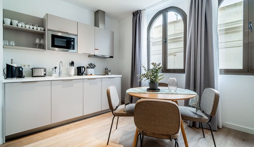 One-Bedroom Apartment