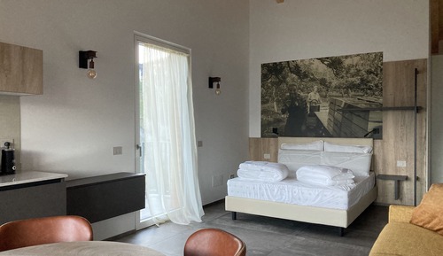 Apartamento romántico, 1 cama doble con sofá cama, vistas al valle, en una planta alta