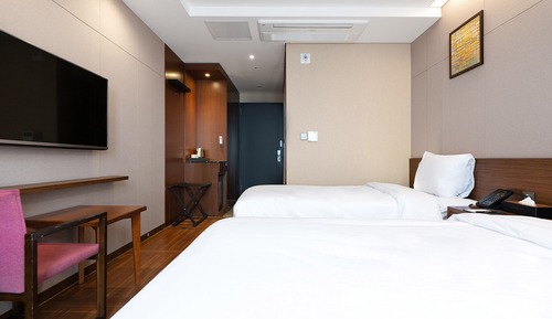 Deluxe Family Twin Room