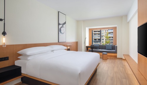 Habitación superior, 1 cama de matrimonio grande, vistas a la ciudad