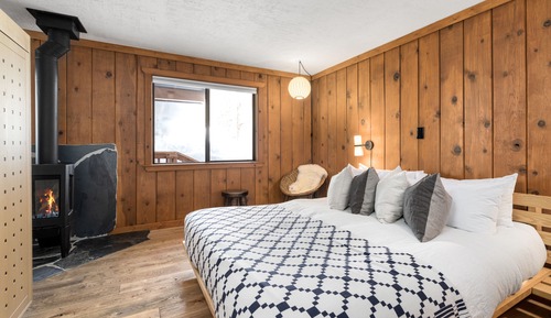 Cabaña Confort, 1 cama de matrimonio grande, chimenea, vistas a la colina