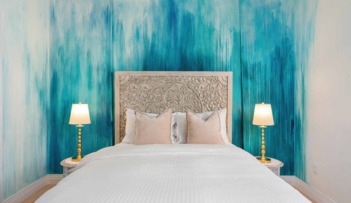 Neon Swan Art Suite106