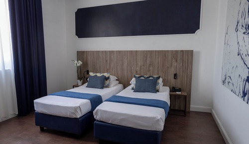 Habitación clásica con 2 camas individuales