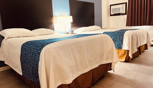 Suite estudio, 2 camas de matrimonio, no fumadores